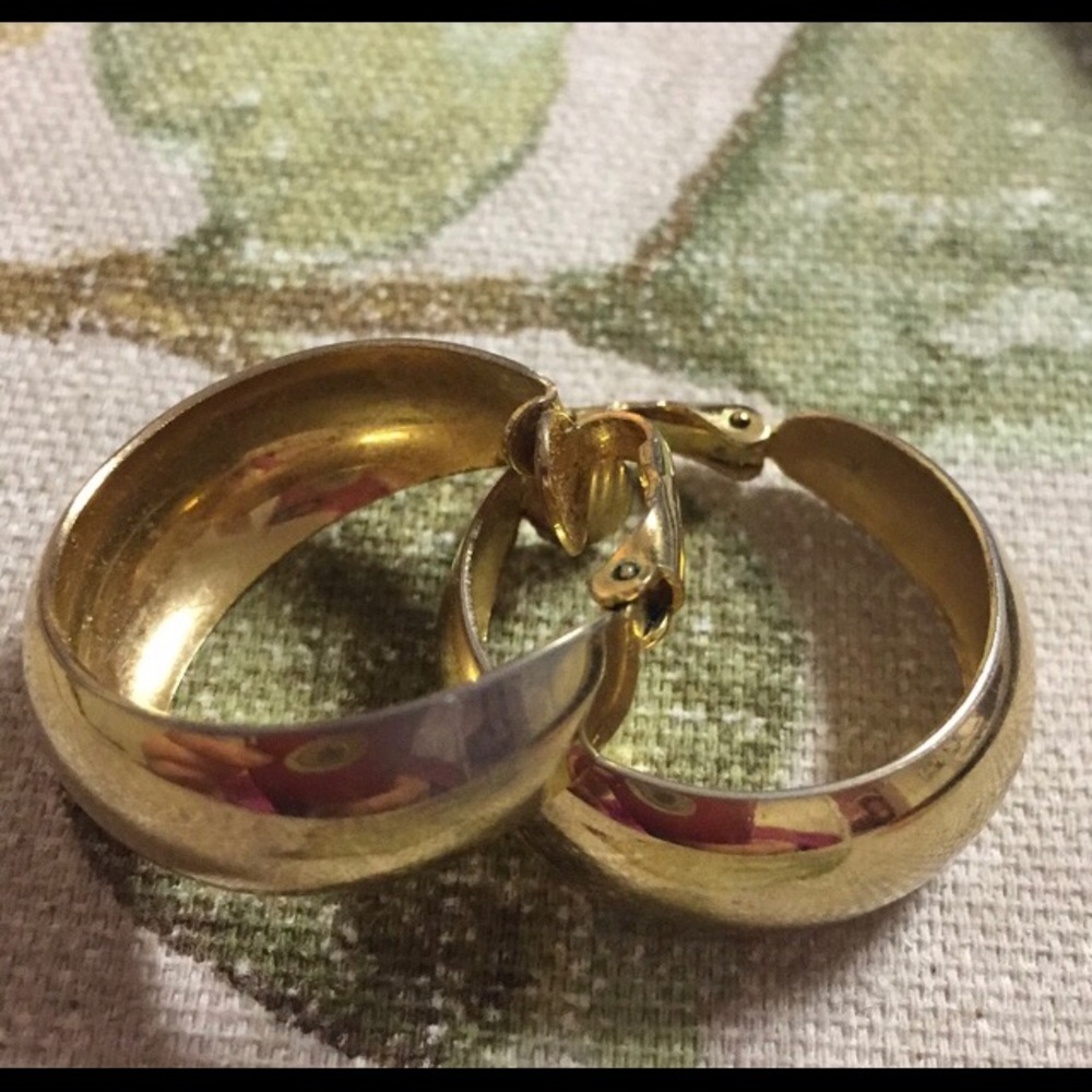 Bundle of Four Pairs Clip On Earrings